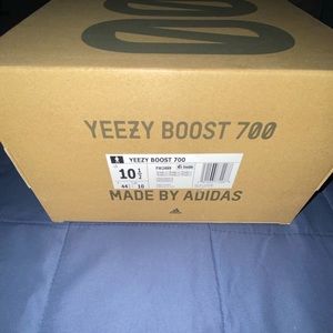 Yeezy boost 700 teal blue